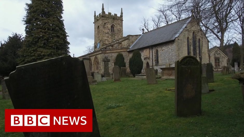 Coronavirus: How Eyam in Derbyshire 'self-isolated' – BBC News