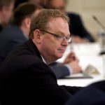 Top White House official reacts to staffers with coronavirus