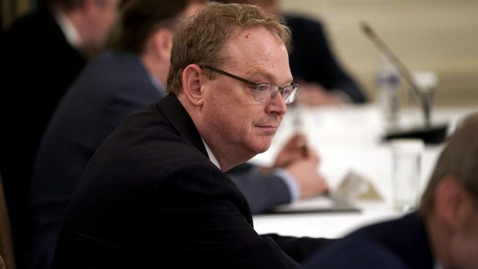 Top White House official reacts to staffers with coronavirus