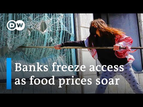 Protests in Lebanon turn violent as economy crumbles under lockdown | DW News