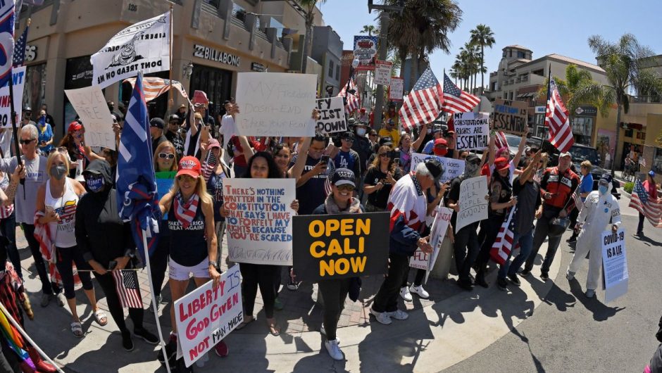 Huntington Beach photos comparing coronavirus protest, BLM protest are real