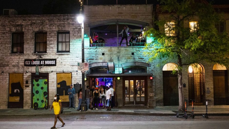 Texas and Florida close bars to combat COVID-19 spread