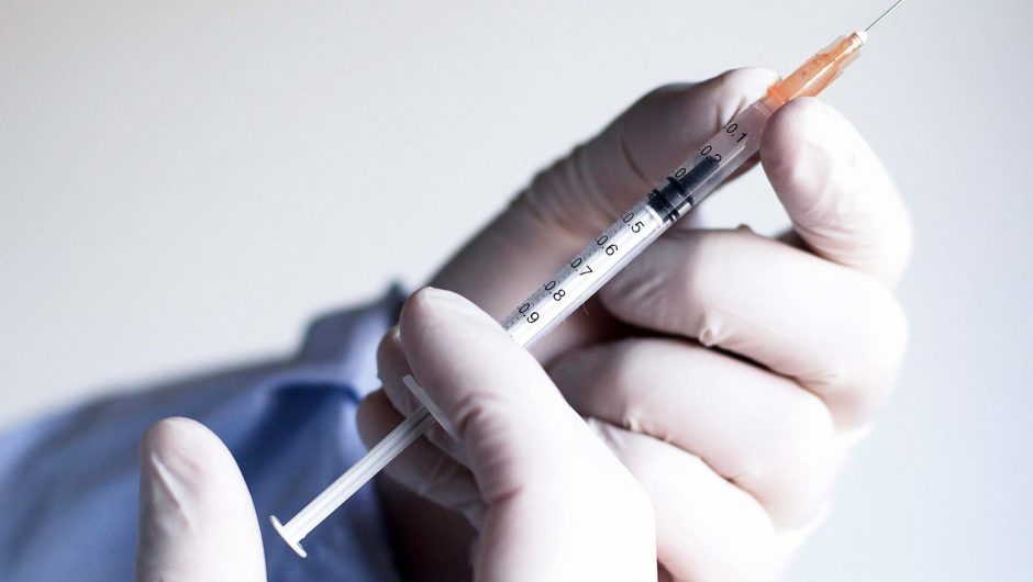 Biden will leave decision about who gets the coronavirus vaccine first up to public health experts and scientists, his COVID-19 advisor says