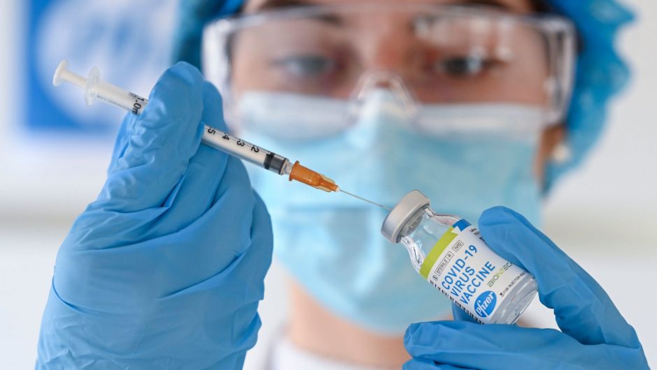 We just got our best look yet at the side effects of Pfizer’s coronavirus vaccine. Here’s what you should expect if you get the shot.