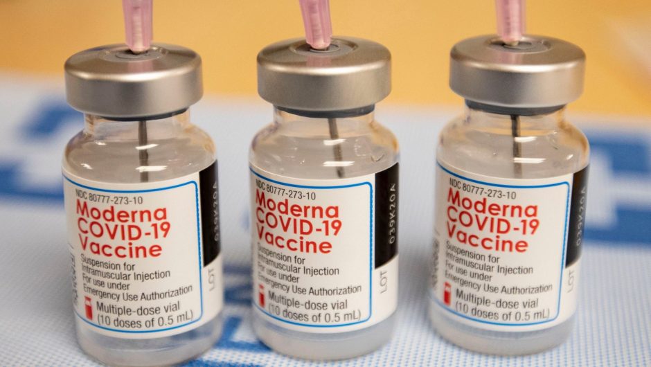 Employee intentionally removed COVID-19 vaccine from fridge, ruining more than 500 doses, hospital says; FBI investigating