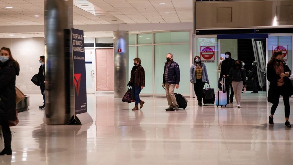 Experts fear holidays will fuel US coronavirus crisis