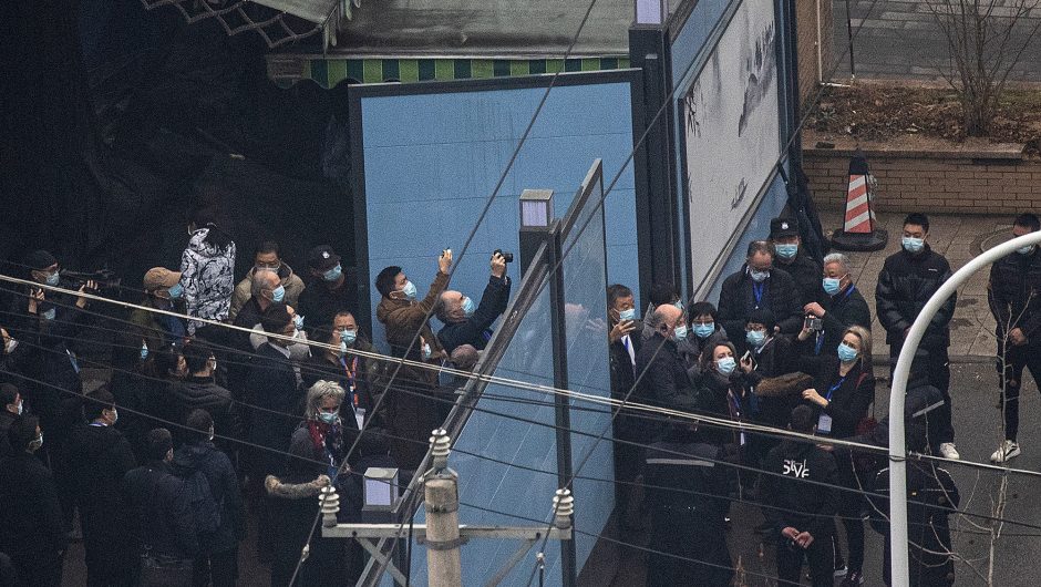 WHO team tours Wuhan market linked to COVID-19 outbreak