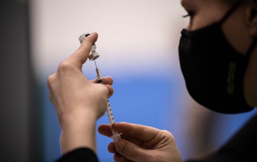 U.S. reports 4 million COVID-19 vaccine doses administered in a day for first time