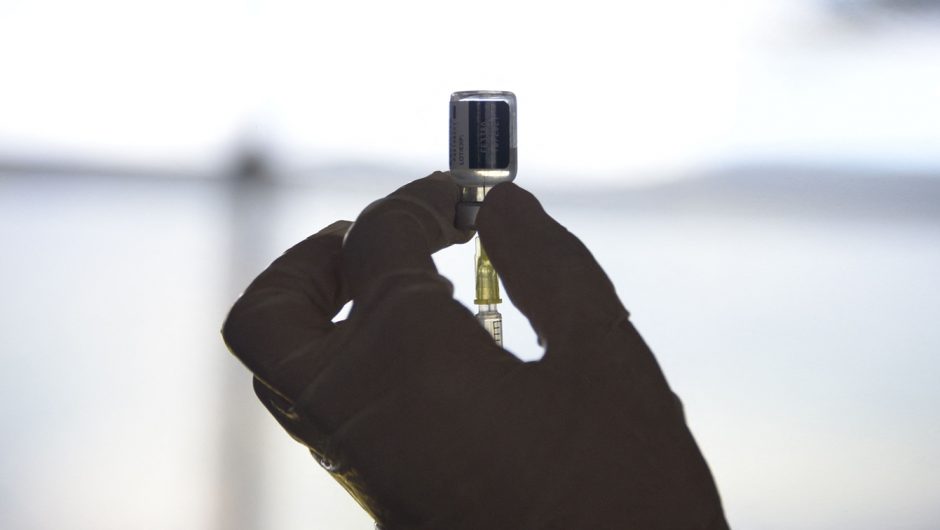 World leaders buck health experts on mixing COVID-19 vaccines as fears over Delta variant grow