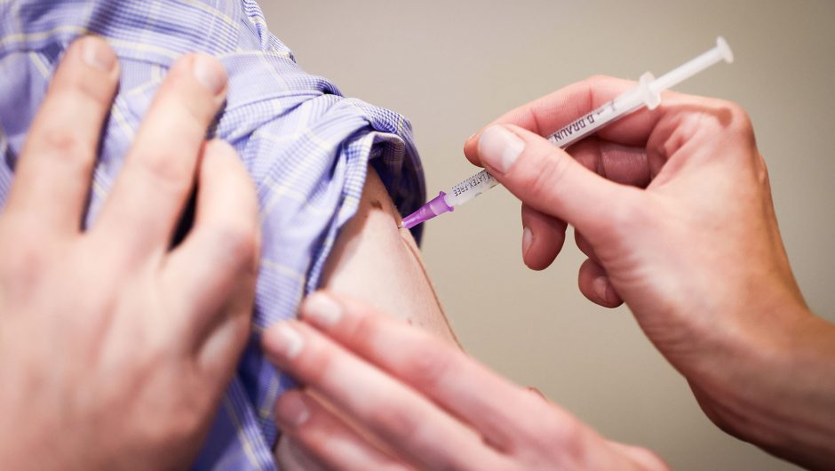 CDC panel, FDA OKs Moderna, Pfizer COVID-19 boosters for all Americans