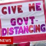 Coronavirus: Armed protesters enter Michigan statehouse – BBC News
